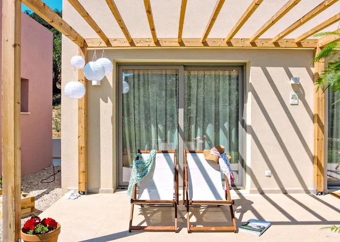 Cabană Kumquart Estate- Mandarin Aspiotades